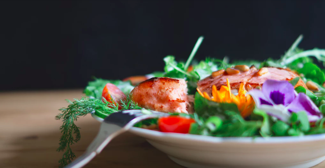 How to keep your healthy eating plan in check when eating out